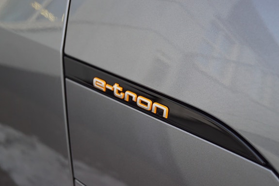 Audi e-tron 11 of 30