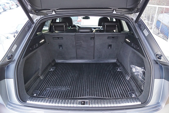 Audi e-tron 13 of 30