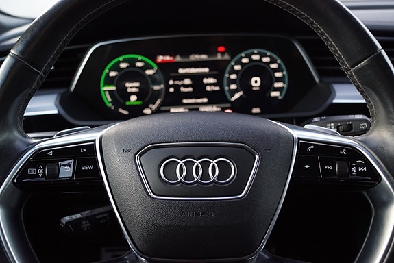 Audi e-tron 25 of 30