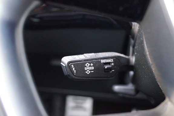 Audi e-tron 29 of 30