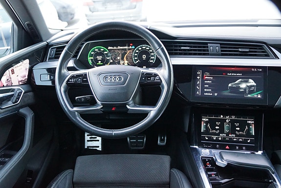 Audi e-tron 22 of 30