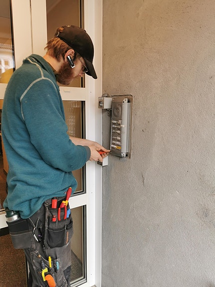 Vi utfører arbeid for borettslag, private, næring og forsikringsselskap.