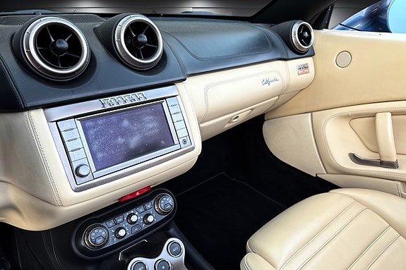Ferrari California 21 of 25
