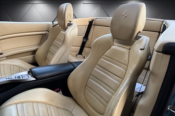 Ferrari California 16 of 25