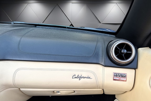 Ferrari California 23 of 25