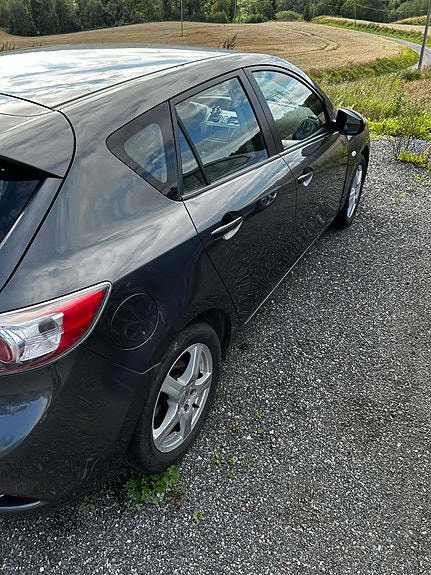 Mazda 3 3 of 5
