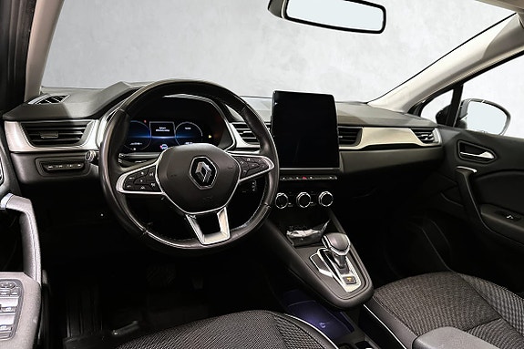 Digital instrumentering og stor infotainmentskjerm med apple carplay.