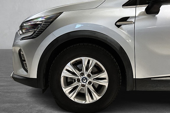 Robuste aluminiumsfelger kompletterer bilens dynamiske frontlinje.