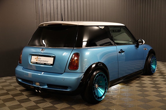MINI Cooper S 10 of 21