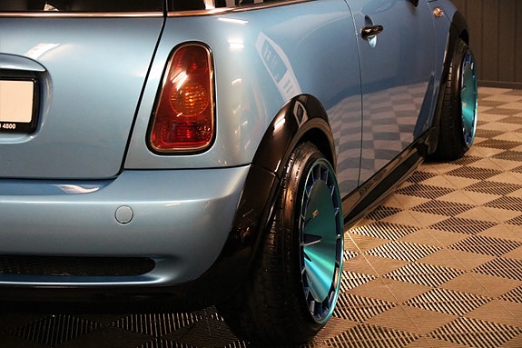 MINI Cooper S 9 of 21