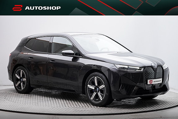 BMW iX 10 of 30