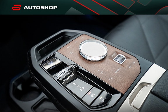 BMW iX 21 of 30