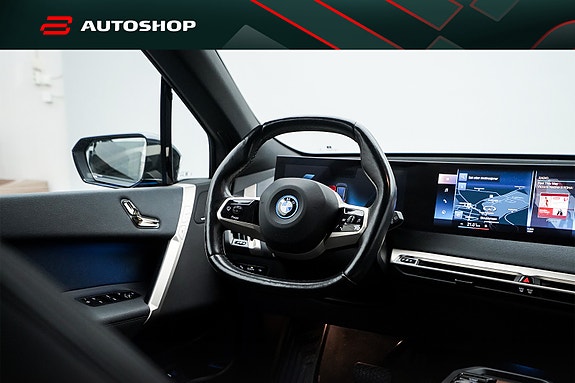 BMW iX 17 of 30