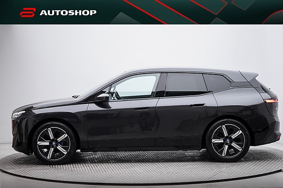 BMW iX 4 of 5