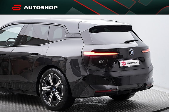 BMW iX 12 of 30