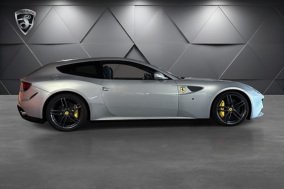 Ferrari FF 4 of 5