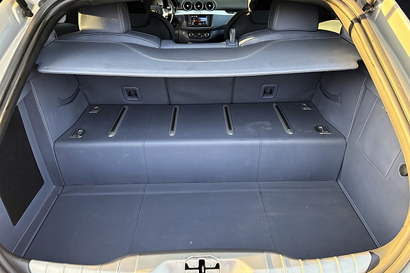 Ferrari FF 22 of 24