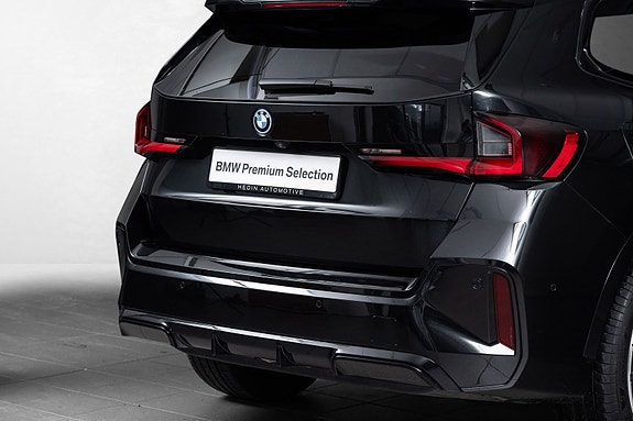 BMW iX1 6 of 29