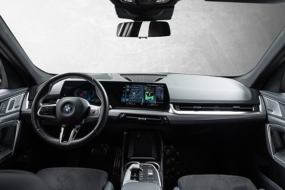 BMW iX1 19 of 29