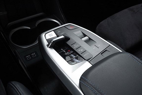 BMW iX1 13 of 29
