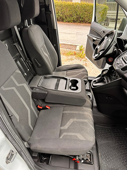 Ford Transit Connect 12 of 21