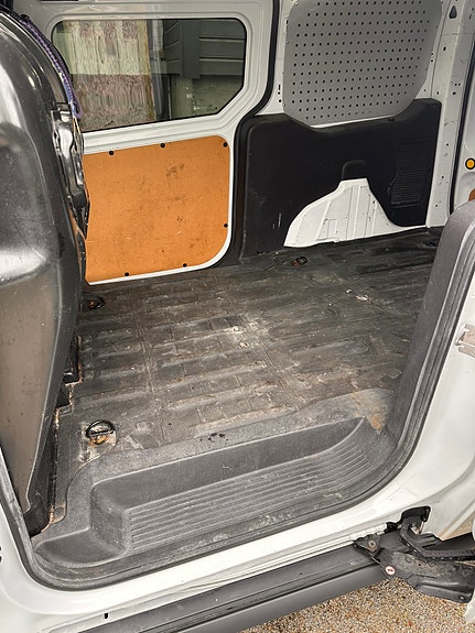 Ford Transit Connect 16 of 21