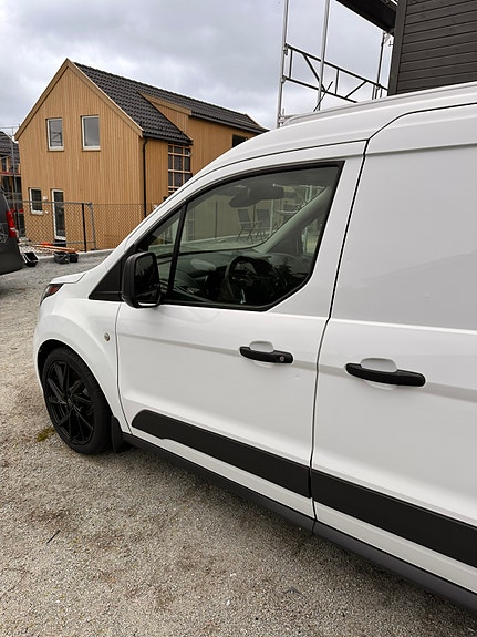 Ford Transit Connect 3 of 5