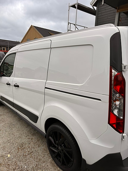 Ford Transit Connect 4 of 5