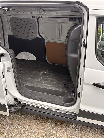 Ford Transit Connect 15 of 21
