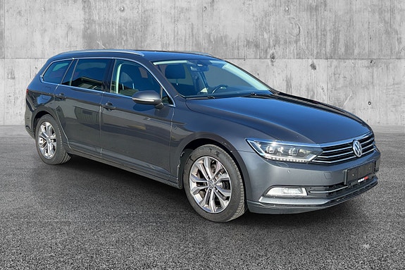 Volkswagen Passat 2 of 5
