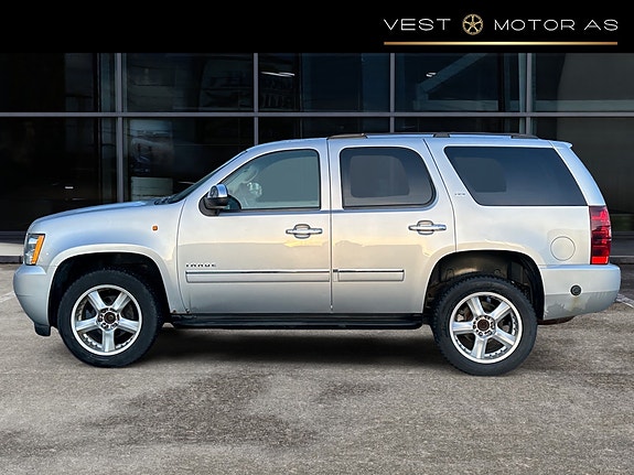 Chevrolet Tahoe 4 of 5