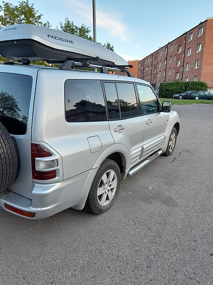Mitsubishi Pajero 7 of 12