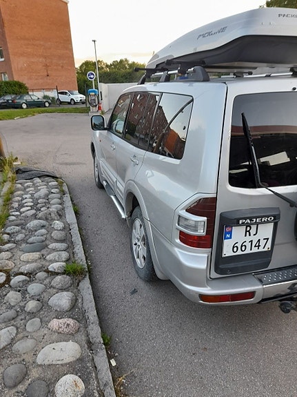 Mitsubishi Pajero 5 of 12