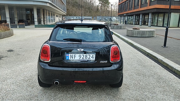 MINI Cooper 5 of 5
