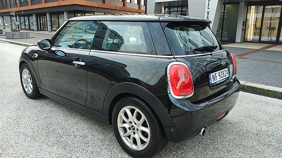 MINI Cooper 4 of 5