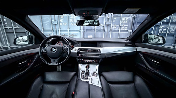 BMW M550d 11 of 30