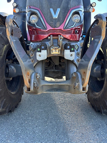 Valtra T234 Direct, fronthydraulikk, kun 3700 t. Nye dekk 2018, kr 1 149 000,-