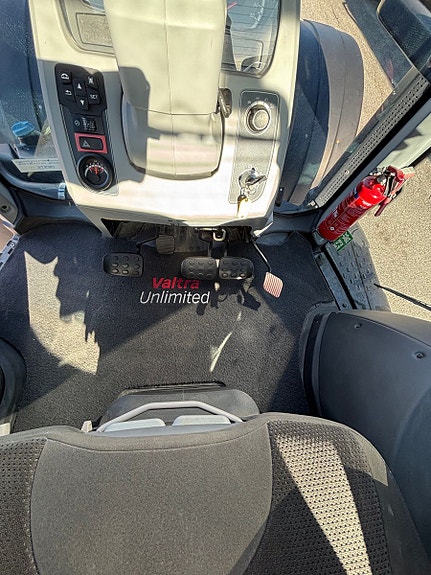 Valtra T234 Direct, fronthydraulikk, kun 3700 t. Nye dekk 2018, kr 1 149 000,-