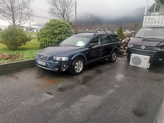 Volvo XC70 4 of 6