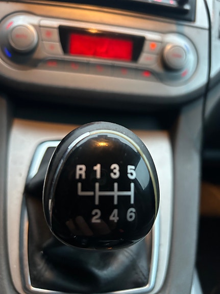 Ford Kuga 13 of 18
