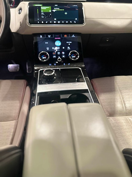 Land Rover Range Rover Velar 20 of 22