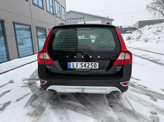 Volvo XC70 4 of 5