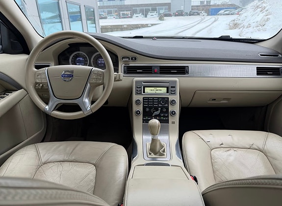 Volvo XC70 9 of 16
