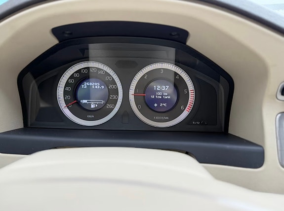 Volvo XC70 15 of 16