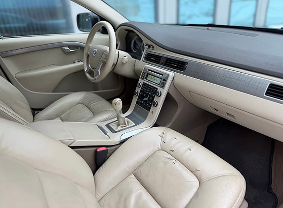 Volvo XC70 11 of 16