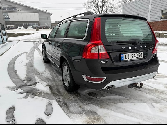 Volvo XC70 8 of 16