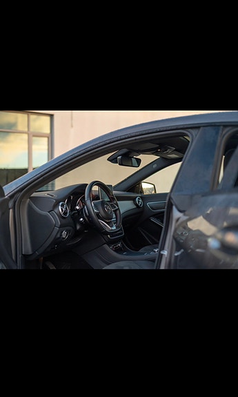 Mercedes-Benz CLA250 5 of 5