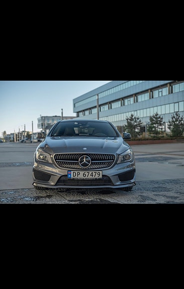Mercedes-Benz CLA250 2 of 5