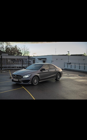 Mercedes-Benz CLA250 4 of 5