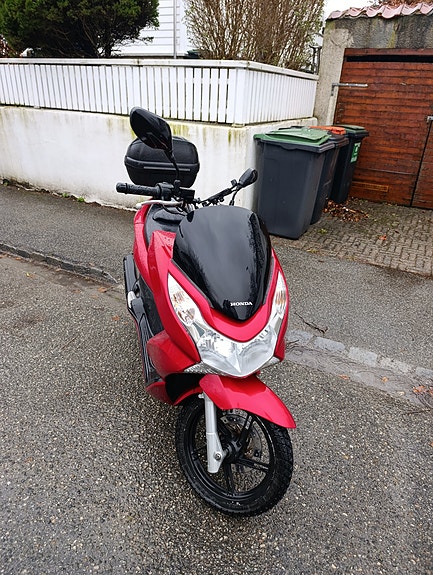 Honda Pcx 125 2 of 7